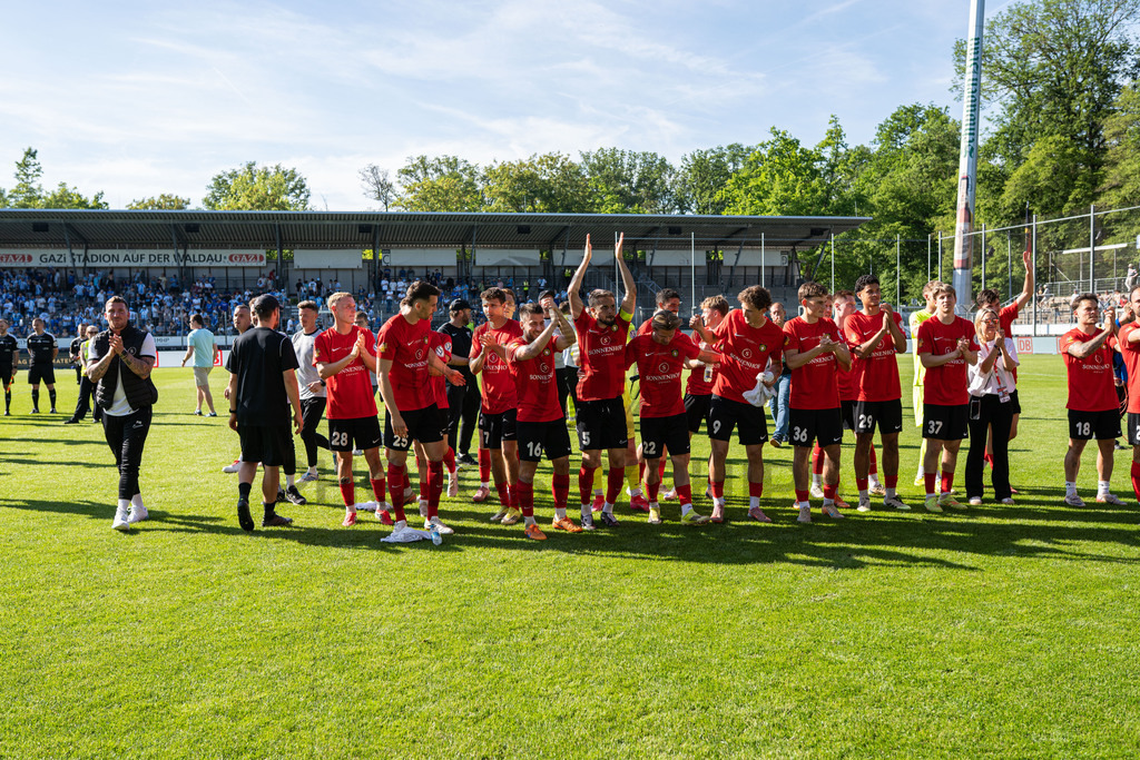 Stuttgarter Kickers vs. SG Sonnenhof Großaspach, Fussball, WFV-Pokal, Finale, 23.05.2026 | Team jubelt nach Abpfiff mit Fans, Zuschauern und Verantwortlichen,Stuttgarter Kickers vs. SG Sonnenhof Großaspach, Fussball, WFV-Pokal, Finale, 23.05.2026