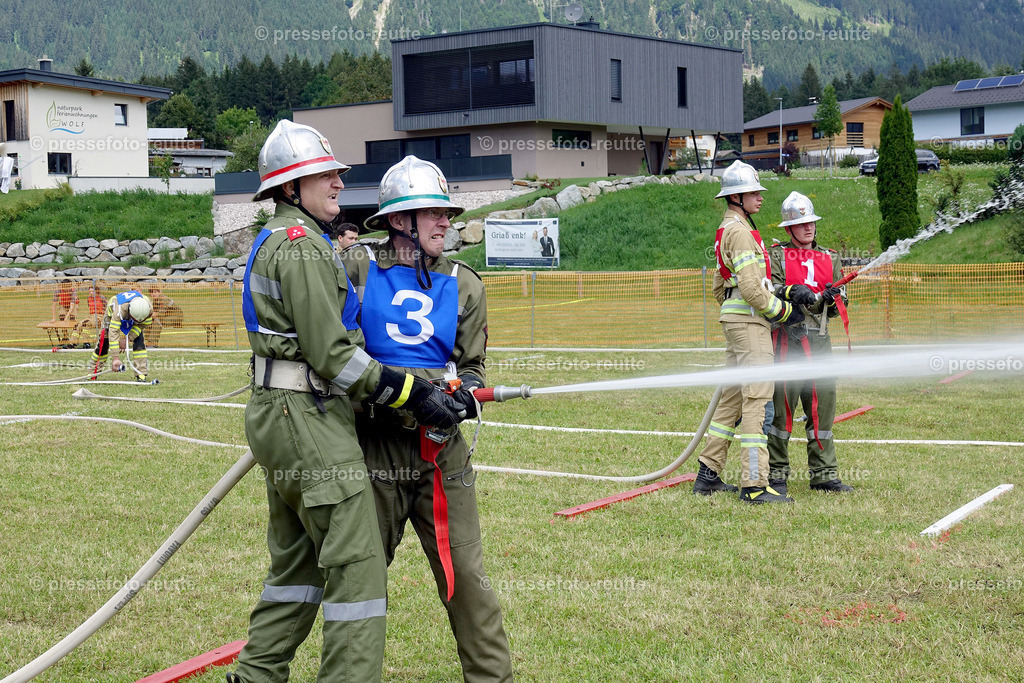 news-2022-Juli09-FF-Nassleistungsbewerb-Hoefen-Sony-DSD02852 | Info aus dem Bezirk Reutte/Ausserfern Tirol sowie eine umfangreiche Bilddatenbank über die gesamte Region: Lechtal, Talkessel Reutte, Tannheimertal, Zwischentoren. Lech, Plansee, Zugspitze, Grenztunnel, B179, Fernpassstraße, Verkehr, Lawinen, Tradition, - Realisiert mit Pictrs.com