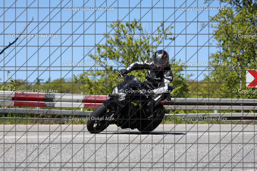 IMG_9770 | Fotograf am Kyffhäuser. Onkel Atze. Kyffhäuser Rennstrecke. Café36. Motorsportfotografie. - Realisiert mit Pictrs.com