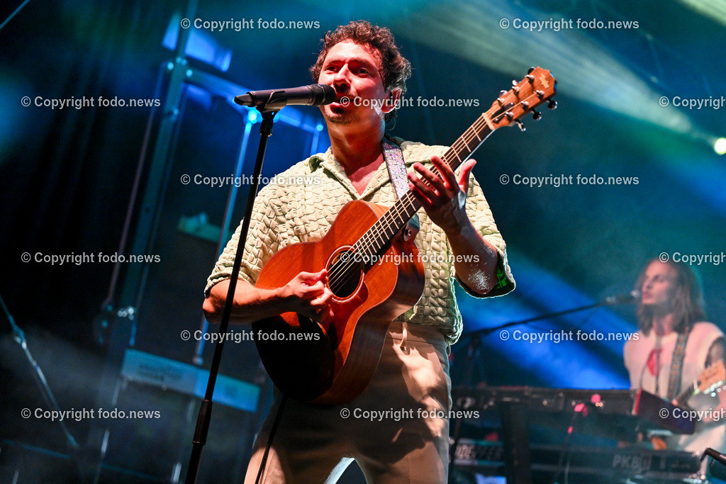 Posthof_ Julian le Play_ Open Air Konzert_ 25.08.2023-22 | 25.08.2023, Linz, AUT, Posthof, Open Air Konzert, im Bild Julian le Play (oesterreichischer Pop-Saenger, Songwriter), Rauschen Tour