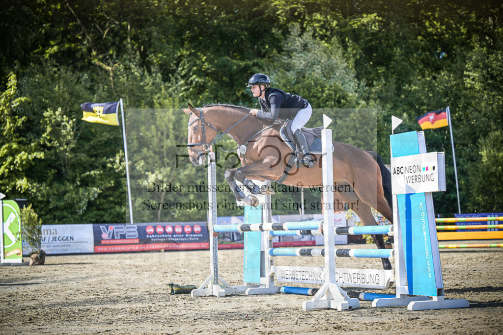 DOS_9206 | Entdecke hochwertige Reitturnierfotos von Foto Oger. Professionell, emotional und authentisch – jetzt Lieblingsmomente im Shop bestellen.Deutschlandweite Turnierfotografie. - Realisiert mit Pictrs.com