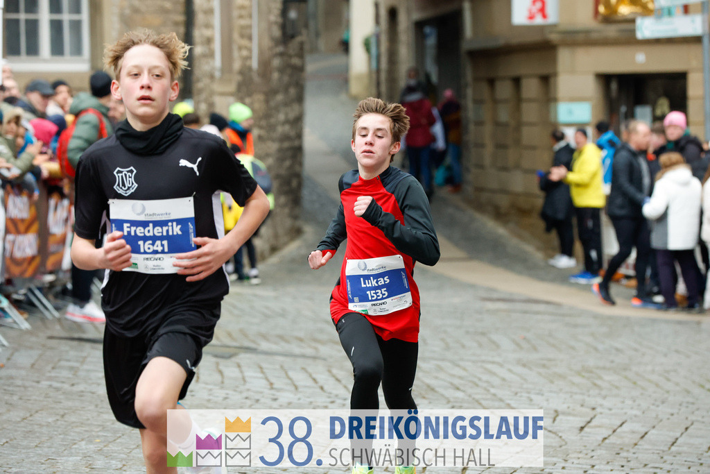 1700m Stadtwerke Jugendlauf | 3 Koenigslauf 2024 1700m Stadtwerke Jugendlauf - Realisiert mit Pictrs.com