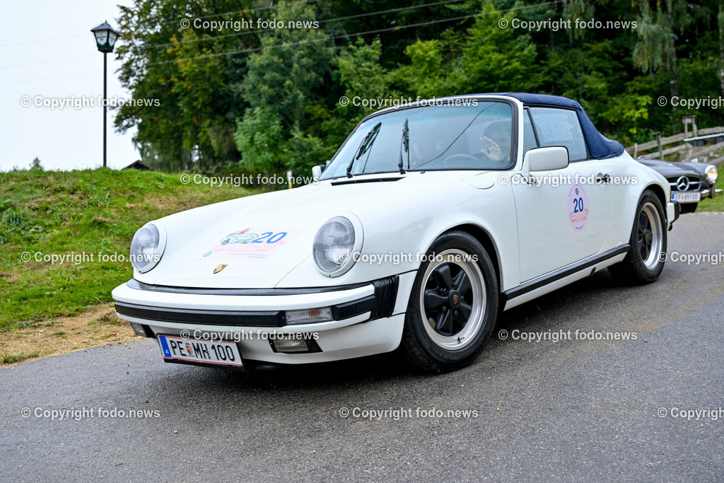 Frauen fuer Frauen_ Charity Oldtimerfahrt_ 04.10.2025-227 | 04.10.2025, Linz, AUT, Oldtimer Charity im Bild Frauen fuer Frauen Oldtimerfahrt, Teilnehmer©Harald Dostal / fodo.media