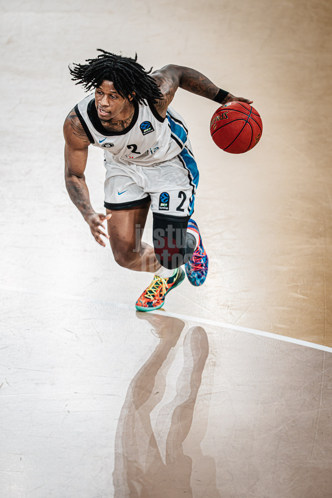 Basketball | Männer | Saison 2025/2026 | BKT EuroCup | Veolia Towers Hamburg vs. Bahcesehir College Istanbul | 14.10.2025 | Leonard Thorpe Jr. (#2, Veolia Towers Hamburg)