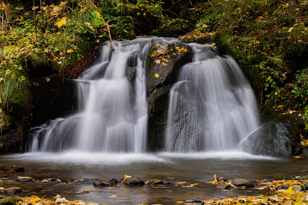 Wasserfall Wasserwanderweg Liebenfels | Entlang des "Abenteuer Wasser" Wanderweges findet man viele schöne Wasserfälle wie diesen - Realisiert mit Pictrs.com