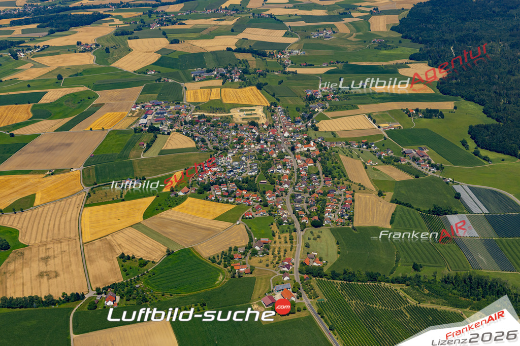 Aktuelles Luftbild von Niedersweiler Wolpertswende - Die Luftaufnahme wurde 2022 mittels UL-Flugzeug erstellt ( keine Drohne ) - hochauflösende Kamera-Systeme von  Canon -Beste Qualität - Für grossformatige Ausdrucke geeignet. Die Geschenkidee !