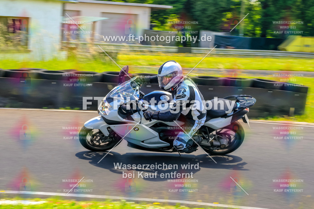 VBK-8059 | Hier findet Ihr Bilder von Touristenfahrten auf der Nürburgring Nordschleife oder von anderen Veranstaltungen die ich besucht habe. Viel Spass beim Durch Schauen 