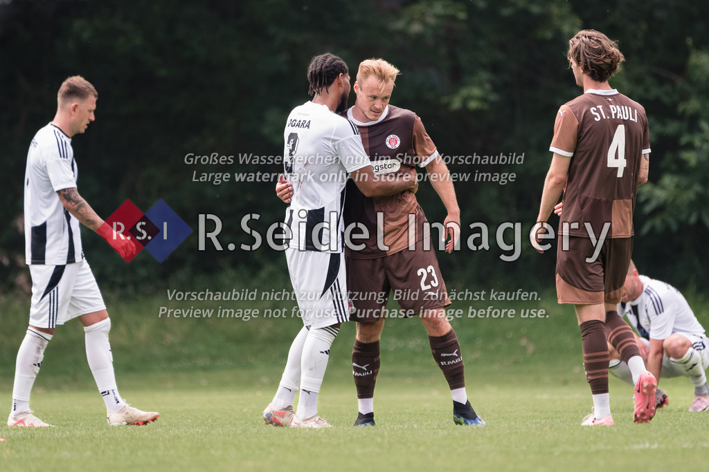 RS-1-059438 | Calvin Ogara (#3, ETSV), Johann von Knebel (#23, FCSP)