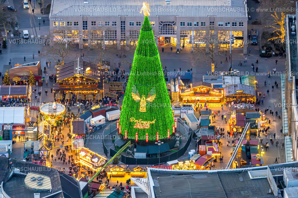 Dortmund251201508 | Luftbild, Weihnachtsmarkt und größter Weihnachtsbaum der Welt, Hansaplatz, City, Reinoldikirche , Alter Markt, Weihnachtszeit in Dortmund,  Dortmund, Ruhrgebiet, Nordrhein-Westfalen, Deutschland