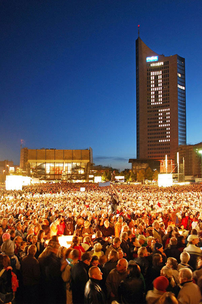 Bildlexikon Leipzig - Augustusplatz | Das Team hinter BILDLEXIKON LEIPZIG bündelt historische wie aktuelle Informationen über die Stadt Leipzig in Text und Bild auf einer Plattform und stellt diese der interessierten Öffentlichkeit zur Verfügung.
