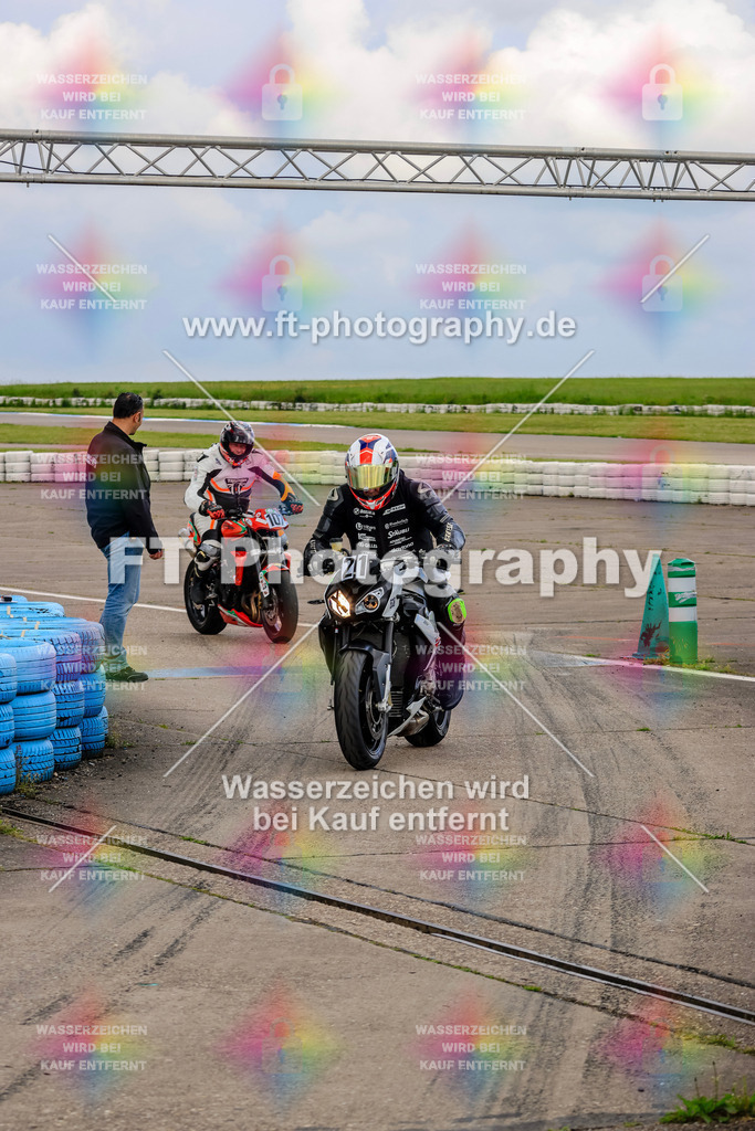 MotoTeam-9443 | Hier findet Ihr Bilder von Touristenfahrten auf der Nürburgring Nordschleife oder von anderen Veranstaltungen die ich besucht habe. Viel Spass beim Durch Schauen 