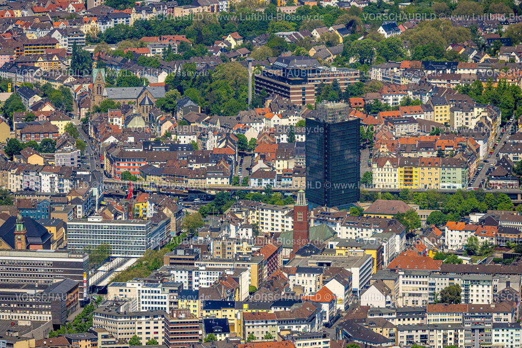 Hagen230502219 | Luftbild, Dacharbeiten am Arbeitsamt Hochhaus, Kirchturm der Lutherkirche, Mittelstadt, Hagen, Sauerland, Nordrhein-Westfalen, Deutschland