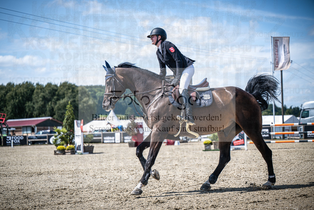 DOS_4094 | Entdecke hochwertige Reitturnierfotos von Foto Oger. Professionell, emotional und authentisch – jetzt Lieblingsmomente im Shop bestellen.Deutschlandweite Turnierfotografie. - Realisiert mit Pictrs.com