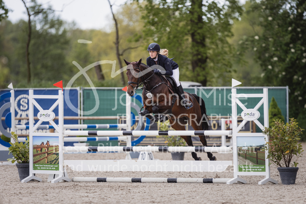 230516_Mühlen_03SprPf-A-399 | Deine schönsten Turniermomente als professionelle Fotos! Entdecke hochwertige Pferdesport-Fotografie im Online-Shop. Jetzt Fotos finden & bestellen!