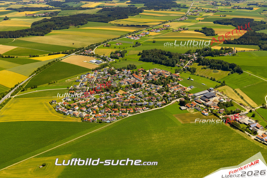 Aktuelles Luftbild von Binabiburg Bodenkirchen - Die Luftaufnahme wurde 2022 mittels UL-Flugzeug erstellt ( keine Drohne ) - hochauflösende Kamera-Systeme von  Canon -Beste Qualität - Für grossformatige Ausdrucke geeignet. Die Geschenkidee !