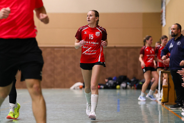Handball I Damen I Saison 2025-2026 I Verbandsliga Süd I HSG Kalkberg 06 - MTV Dänischenhagen I 14.12.2025.98 | Rica Carlotta Hipp (15, MTV Dänischenhagen) - Realisiert mit Pictrs.com