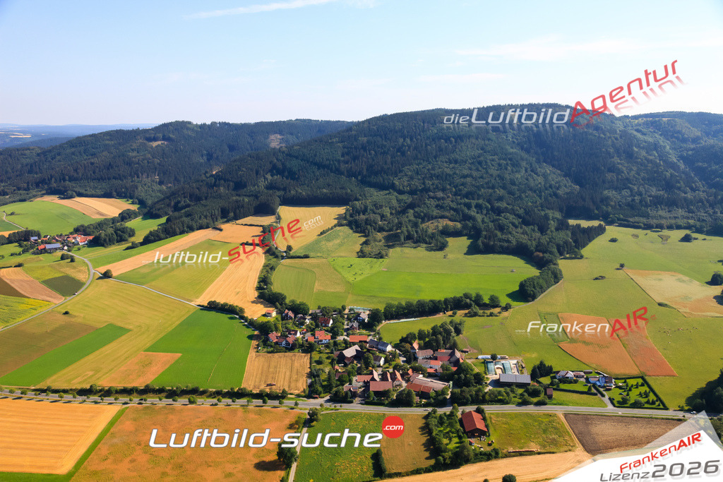 Die Luftaufnahme Seibelsdorf - Marktrodach wurde vom UL-Flugzeug (keine Drohne) aus fotografiert.Hohe Druck- Auflösung-die Geschenkidee!