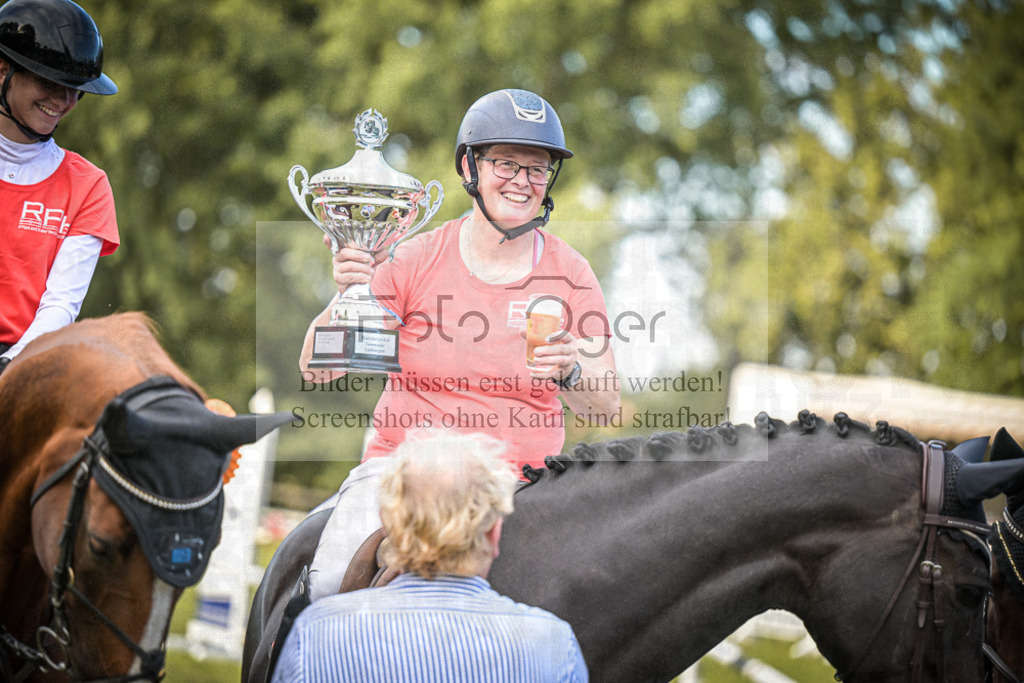 DOS_0110 | Entdecke hochwertige Reitturnierfotos von Foto Oger. Professionell, emotional und authentisch – jetzt Lieblingsmomente im Shop bestellen.Deutschlandweite Turnierfotografie. - Realisiert mit Pictrs.com