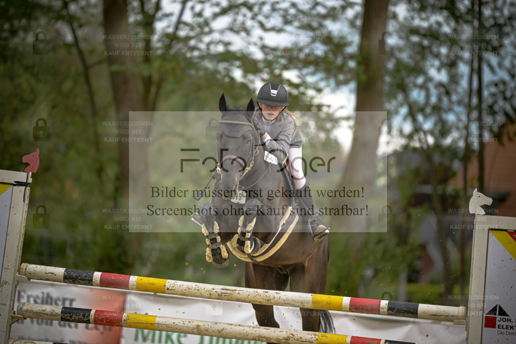 20240505-DOS_9210 | Entdecke hochwertige Reitturnierfotos von Foto Oger. Professionell, emotional und authentisch – jetzt Lieblingsmomente im Shop bestellen. - Realisiert mit Pictrs.com