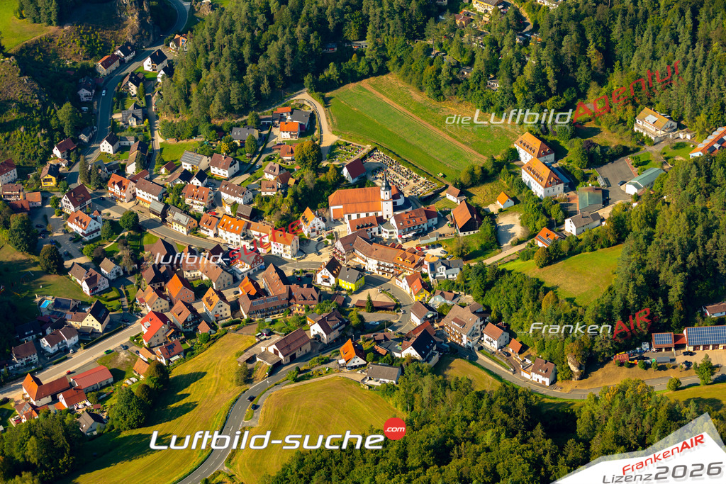 Das Luftbild zeigt :  Obertrubach - Die Luftaufnahme wurde 2024 vom UL-Flugzeug aus erstellt ( keine Drohne ) - Hochauflösende Luftaufnahme - Für grossformatige Ausdrucke geeignet. Die Geschenkidee !Mit Lizenz und Bildrechte bestellbar