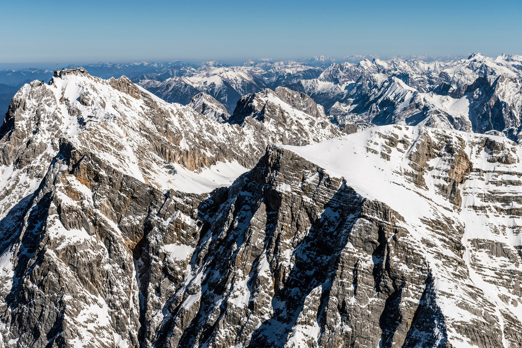 Felsen- Massiv und Berglandschaft des Zugspitzmassiv mit den Gipfeln der Zugspitze | Felsen- Massiv und Berglandschaft des Zugspitzmassiv mit den Gipfeln der Zugspitze
