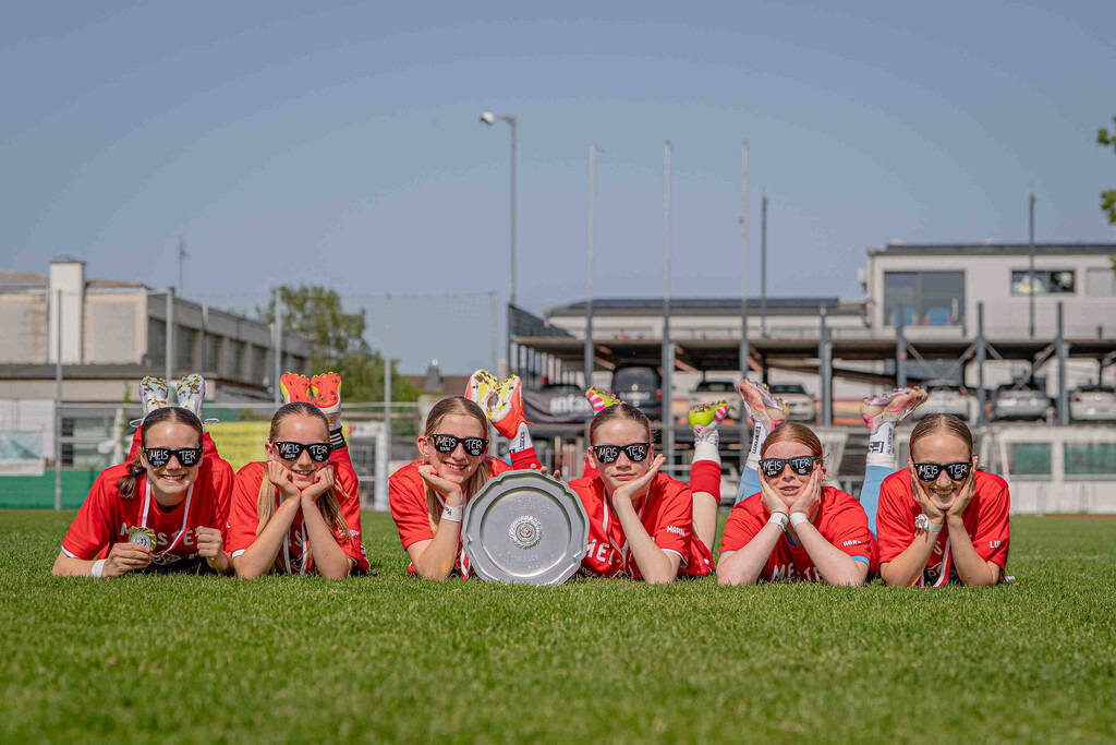 Fußball I C-Juniorinnen I Saison 2025-2026 I OSC U15 - Eltern und Geschwister I 12014 | jns.sportfotos - Realisiert mit Pictrs.com