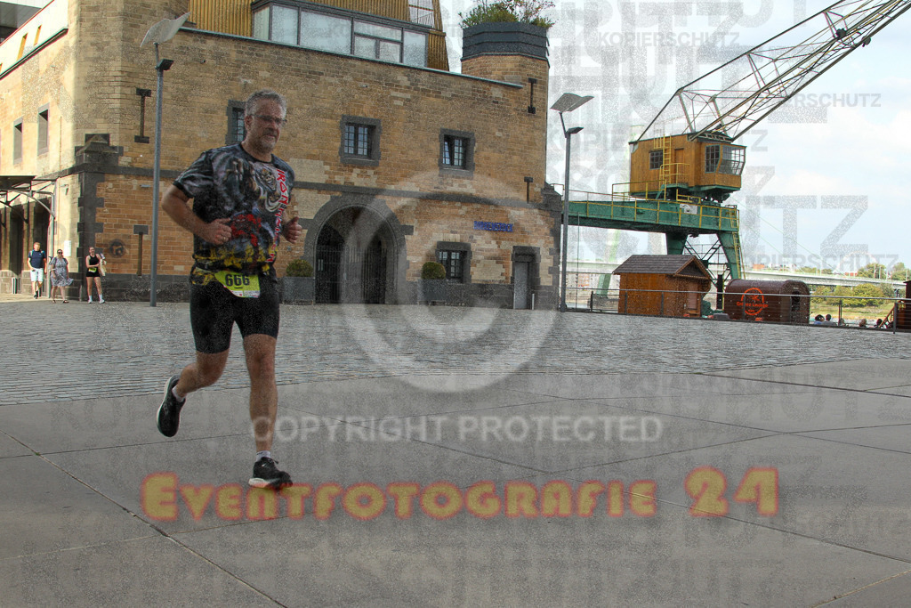 250920_1536_EV4_9292 | Sportfotografie im Rhein-Sieg Kreis, Köln, Bonn, NRW, Rheinland Pfalz, Hessen, etc. Unser Tätigkeitsfeld umfasst den Laufsport vom Volkslauf über den Marathon, Duathlon, Triathon bis zum Ultralauf wie Kölnpfad Ultra oder Schindertrail.