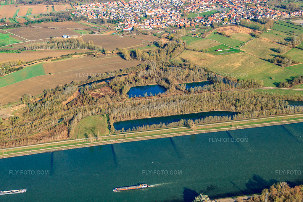 Aerial view: New beginning from the East in Mothern in the state Bas-Rhin, France. – Photo: IMG_25581.jpg taken on 04/02/2010 by Werner Riehm/FLY-FOTO.com – Resolution of the original: 4752 x 3168 px