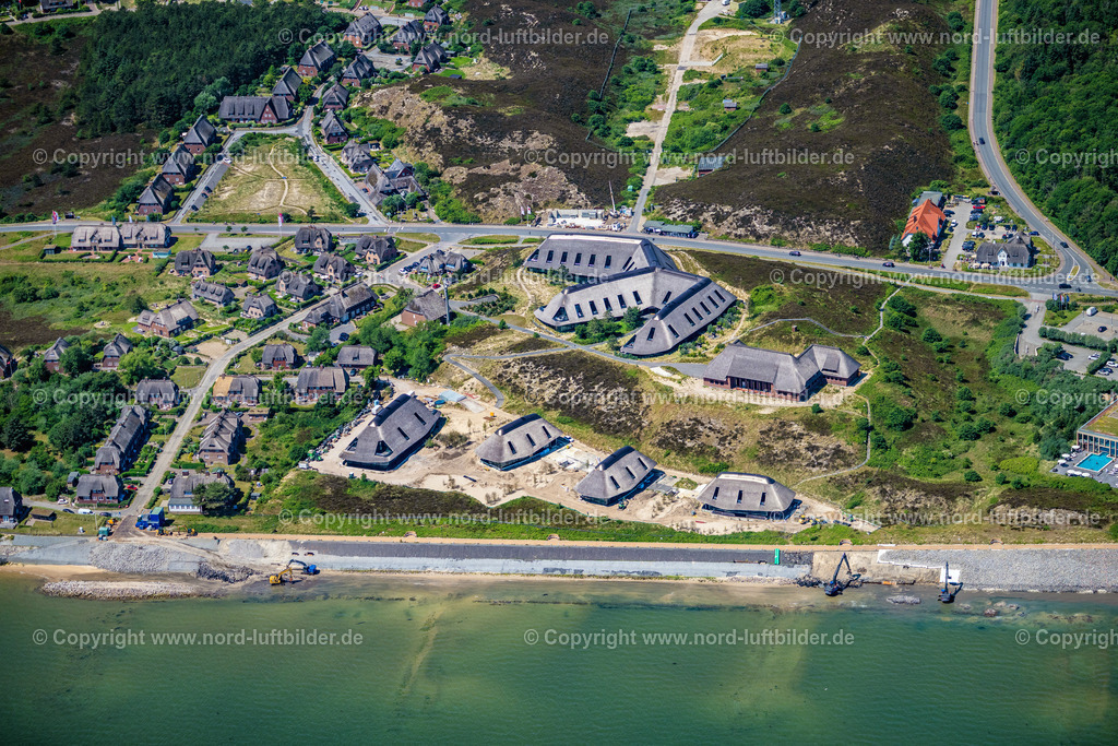 Sylt_List_Lanser_Hof_ELS_1330210625 | LIST 13.08.2025 Hotelanlage " Lanserhof " an der Listlandstraße, Frischwassertal in List auf der Insel Sylt im Bundesland Schleswig-Holstein, Deutschland. Weiterführende Informationen bei: Lanserhof GmbH. // Hotel complex " Lanserhof " on Listlandstrasse, Frischwassertal in List on the island of Sylt in the federal state of Schleswig-Holstein, Germany. Further information at: Lanserhof GmbH. Foto: Martin Elsen