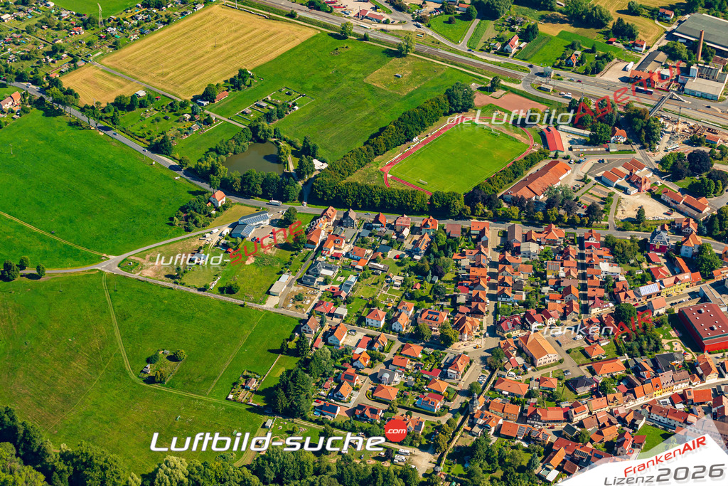 Übersichts Bild Themar - Die Luftaufnahme wurde 2025 vom UL-Flugzeug heraus erstellt ( keine Drohnenaufnahme ) - Hochauflösende Luftaufnahme - für Wandbilder und großformatige Ausdrucke geeignet. Das besondere Geschenk!Hier alle&nbsp;Infos zur Lizenzierung der LuftaufnahmeWir fliegen auch dieses Jahr wieder in Ihre Region um Luftbilder zu erstellen.- Luftbild anfragen