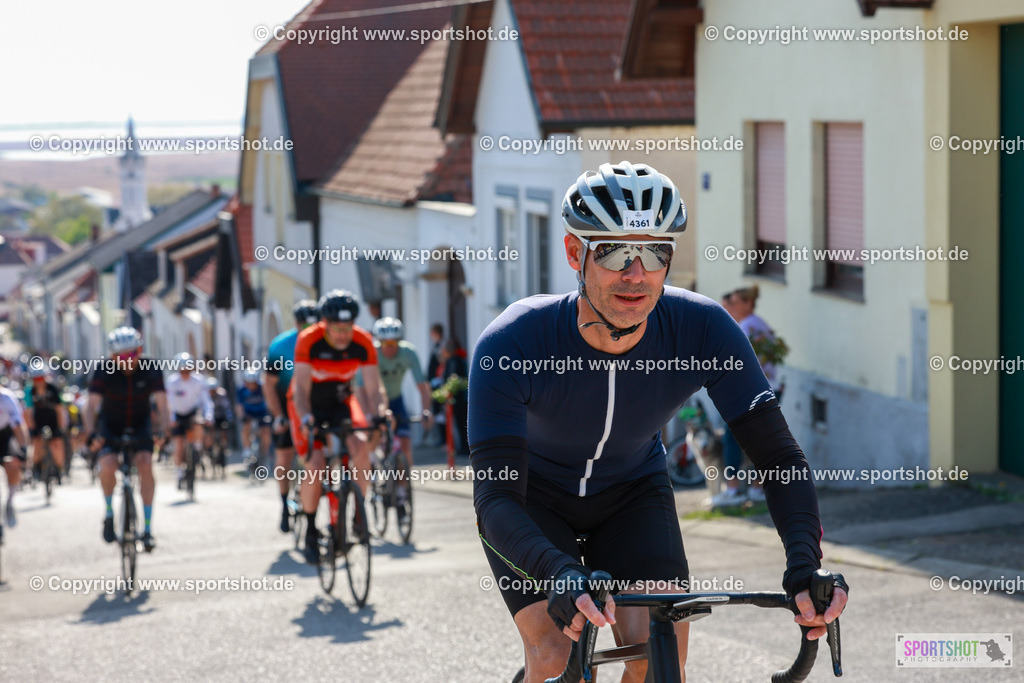 560_AR6_9004 | Neusiedlersee Radmarathon 2026@sportshot_your_pictrs #yourpictures#roadtowm2029 #nrm #neusiedlerseeradmarathon #neusiedlersee #neusiedlerseetourismus #burgenland #mörbisch #nrm26 #burgenlandtourismus #voglundco #poweredbyburgenlandtourismus #radsport #rad #marathon #ucigranfondo #visitburgenland #ucigranfondoworldseries