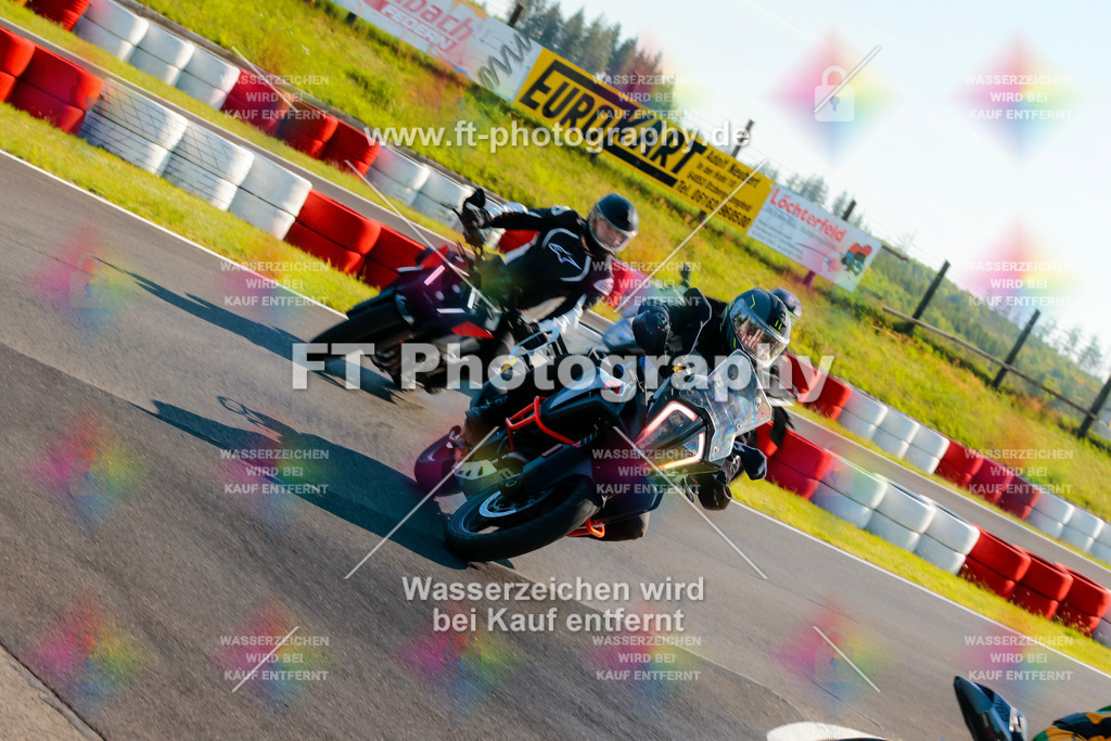 Moto-TeamOBK-21087 | Hier findet Ihr Bilder von Touristenfahrten auf der Nürburgring Nordschleife oder von anderen Veranstaltungen die ich besucht habe. Viel Spass beim Durch Schauen 