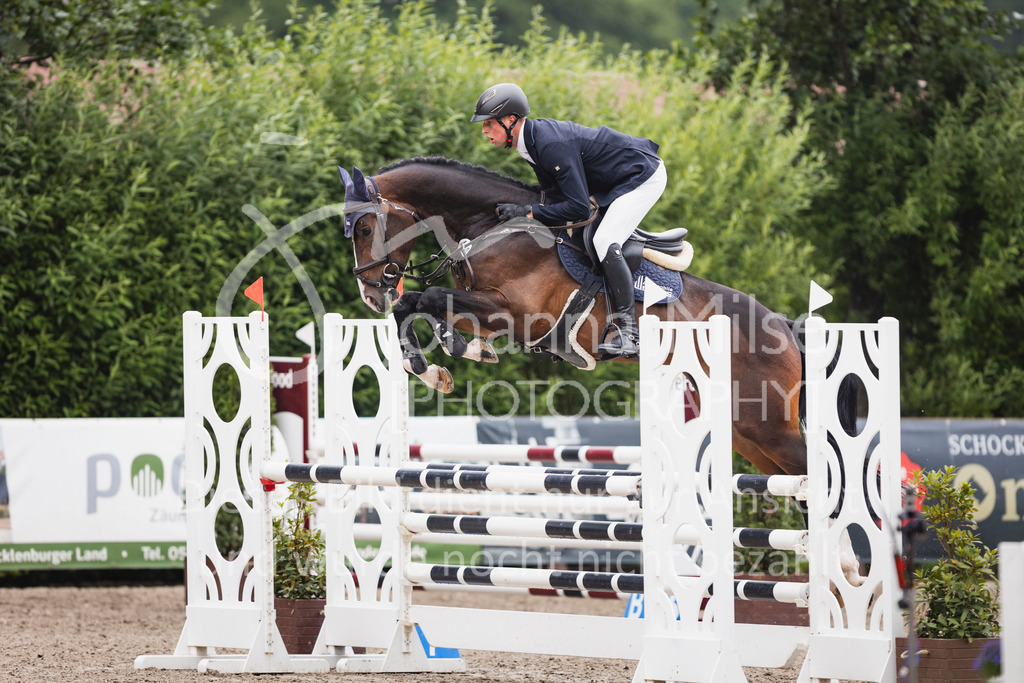 250610_Mühlen_SprPf-L1-356 | Deine schönsten Turniermomente als professionelle Fotos! Entdecke hochwertige Pferdesport-Fotografie im Online-Shop. Jetzt Fotos finden & bestellen!