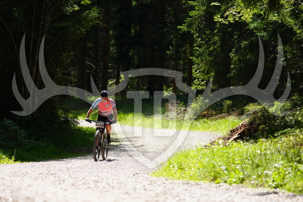 FC101953 | Fotogalerie der Treibjagd im Dunkelwald - Dein MTB Etappenrennen im Erzgebirge - Realisiert mit Pictrs.com