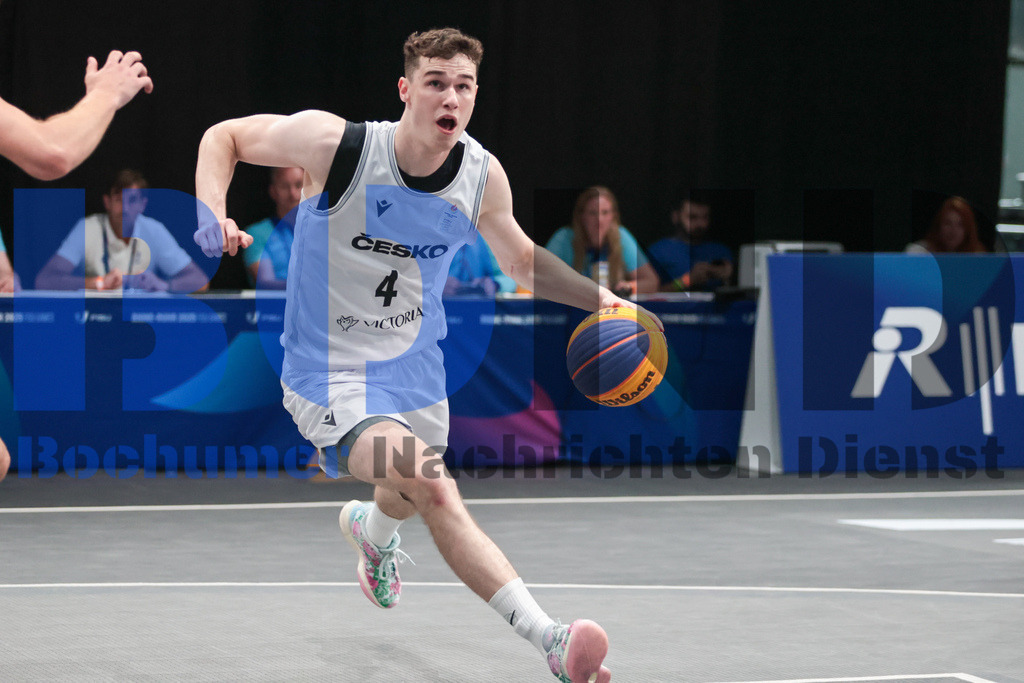 SES_RRG3x320250720-98 | bond - Realisiert mit Pictrs.com