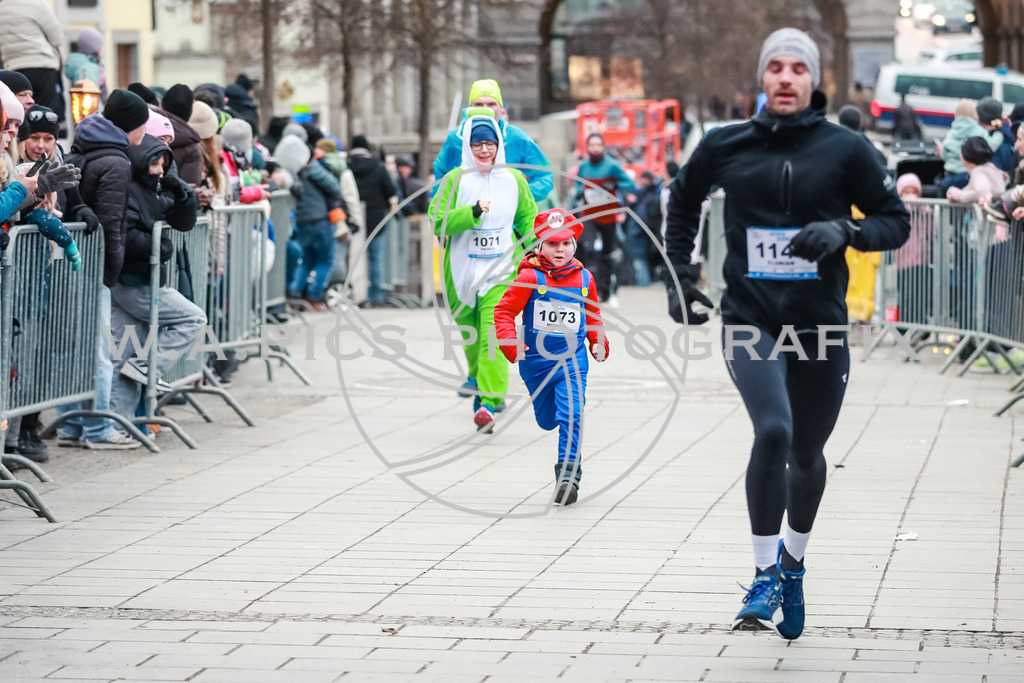 SILVESTERLAUF LINZ 25 | Linz, AUSTRIA, 31. Dezember 25, TRIRUN SILVESTERLAUF LINZ 25 , Image shows: 
Photo: WAPICS / BINDER Manuel