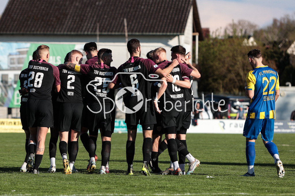 FC Pipinsried - TSV Buchbach | Jubel der Gaeste nach dem Tor zum 0-1 durch Daniel MUTEBA (TSV #16) / Torjubel