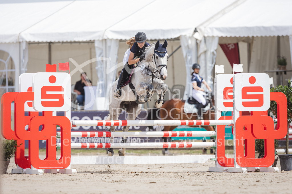 220612_LüPfSpTa_Stil-A1_CWD-417 | Lützower Pferdesporttage
Stilspringprüfung Kl.A** Qualifikation zum CWD Kids Cup 2022 JUN
12.06.2022