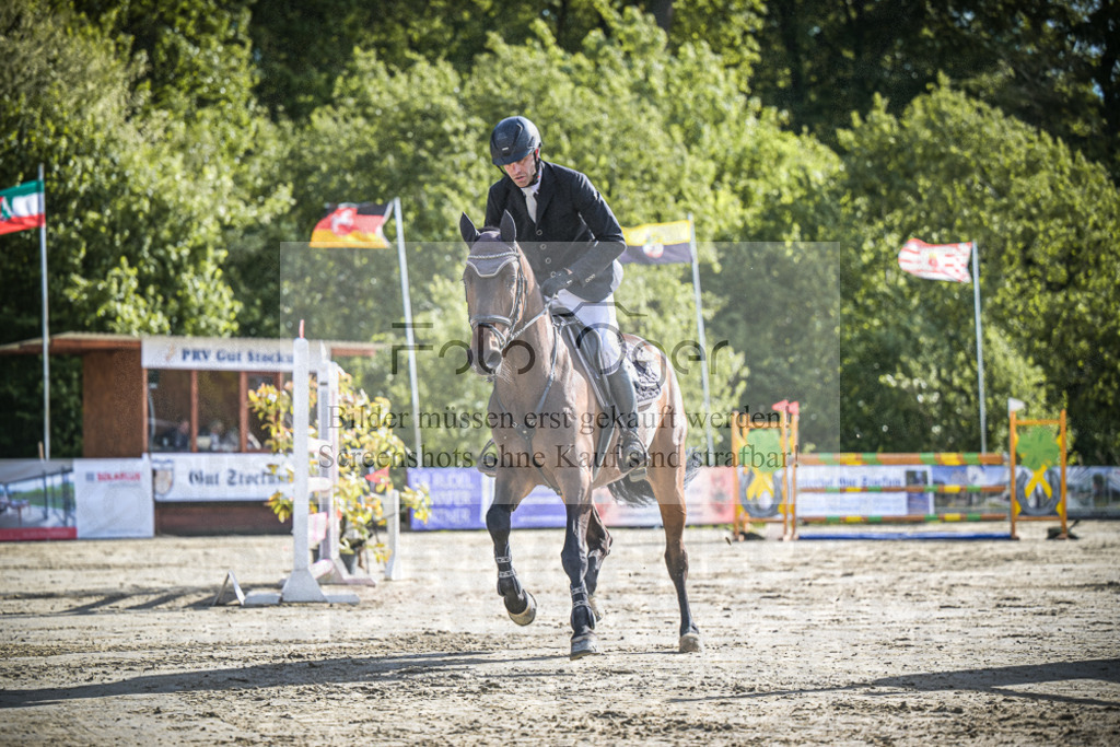 DOS_9907 | Entdecke hochwertige Reitturnierfotos von Foto Oger. Professionell, emotional und authentisch – jetzt Lieblingsmomente im Shop bestellen.Deutschlandweite Turnierfotografie. - Realisiert mit Pictrs.com