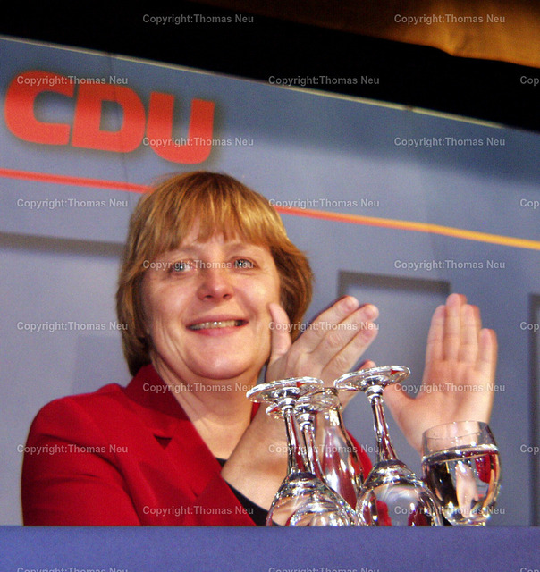 ANGELA_MERKEL_HP0103__3_ | 2003 besuchte Angela Merkel als CDU-Vorsitzende Heppenheim. Bei einem öffentlichen Auftritt sprach sie vor Bürgern und Parteimitgliedern zur politischen Lage.