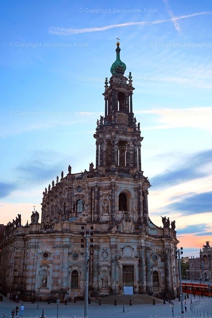 hofkirche | Fotografie Photography Dresden Photoshooting  Fotoshooting Fotografin Dresdencity Bilder  Foto Dresdenvideos Kalender Postkarten Bilderdownload Portrait Hochzeitsfotografie Familienfotos Bewerbungsbilder Studiofotografie Fotograf Dresdenbilder Business - Realisiert mit Pictrs.com