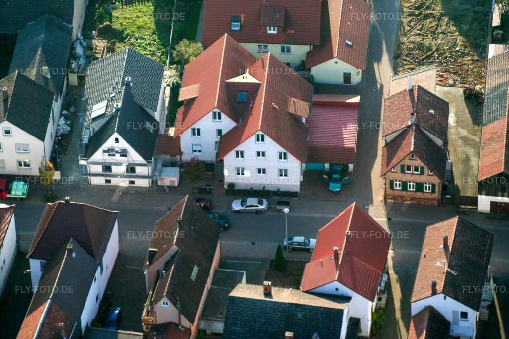 Luftbild: Speiertsgasse in Herxheim bei Landau im Bundesland Rheinland-Pfalz in Deutschland. Foto: IMG_14419.jpg vom 25.10.2008 durch Werner Riehm/FLY-FOTO.de