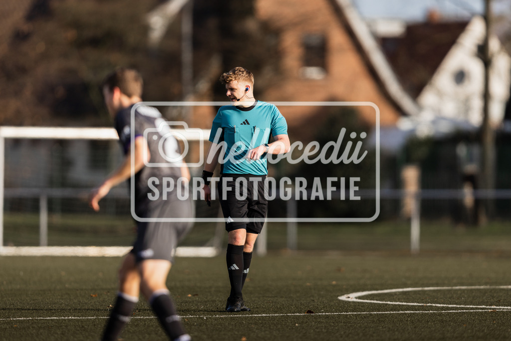 Fußball I Herren I Saison 2025-2026 I Freundschaftsspiel I VFL Osnabrück A-Junioren - JFV Bremen-016 | Nico Krone (Schiedsrichter) - Realisiert mit Pictrs.com