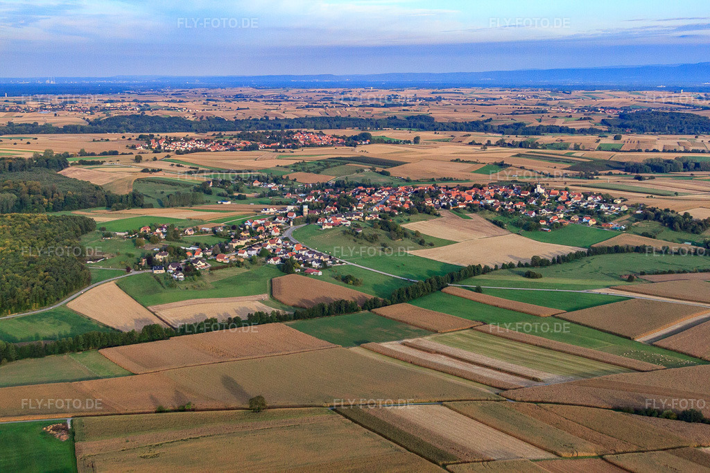 Luftbild: Ortsansicht von Osten in Schœnenbourg im Bundesland Bas-Rhin in Frankreich. – Foto: IMG_53735.jpg vom 30.09.2012 durch Werner Riehm/FLY-FOTO.de – Auflösung des Originals: 4752 x 3168 px