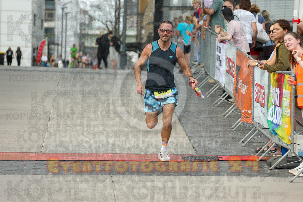 250920_1516_EX1_8688 | Sportfotografie im Rhein-Sieg Kreis, Köln, Bonn, NRW, Rheinland Pfalz, Hessen, etc. Unser Tätigkeitsfeld umfasst den Laufsport vom Volkslauf über den Marathon, Duathlon, Triathon bis zum Ultralauf wie Kölnpfad Ultra oder Schindertrail.