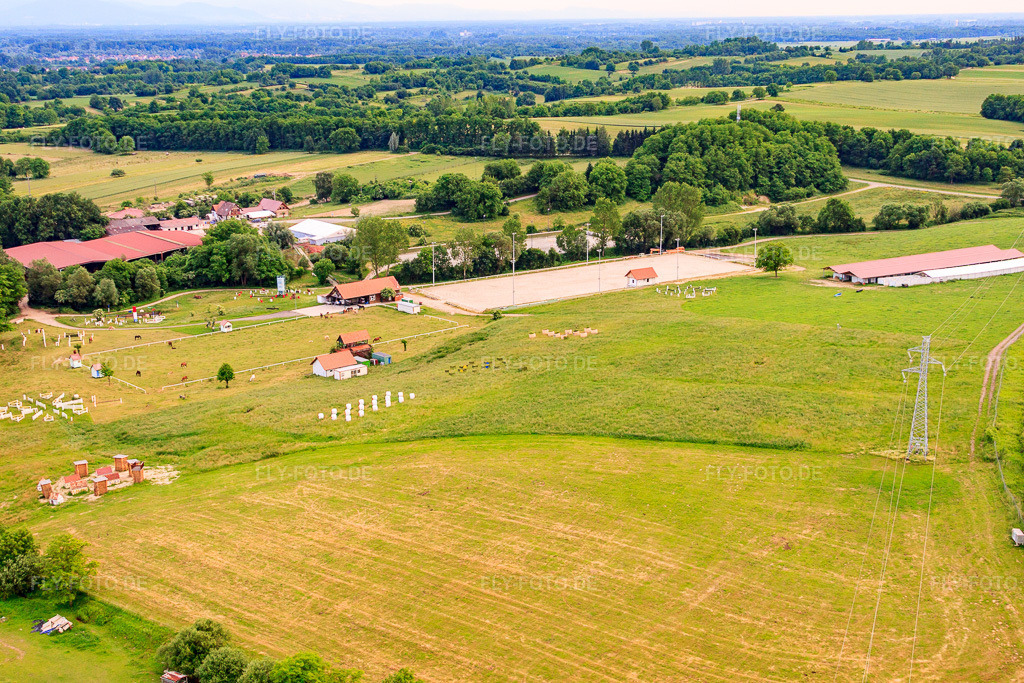 Luftbild: Haras De La Née in Neewiller-près-Lauterbourg im Bundesland Bas-Rhin in Frankreich.Foto: IMG_28743.jpg vom 14.06.2010 durch Werner Riehm/FLY-FOTO.deAuflösung des Originals: 4752 x 3168 pxHaras de la Nee équitation chevaux concours