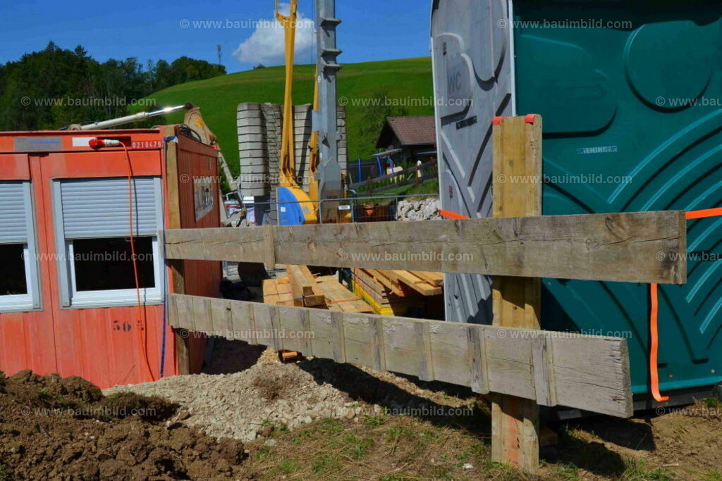 bib-lg01-baustelleneinrichtung-0052 | Nach LV-Leistungsgruppen sortierte Detailfotos über den Bau eines Hauses. Alle Hausbau-Bilder direkt vom Urheber und Autor der Website Haus-Selber-Bauen.com