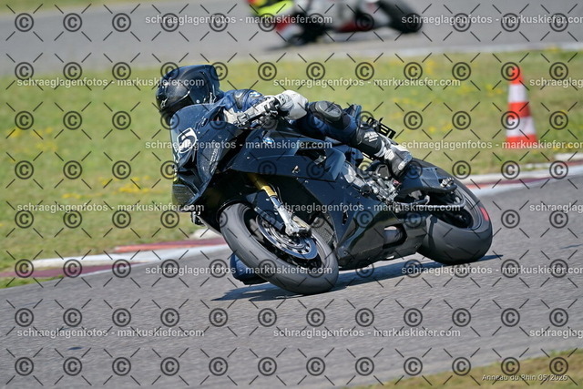 26BT01-1618 | 045 - Realisiert mit Pictrs.com