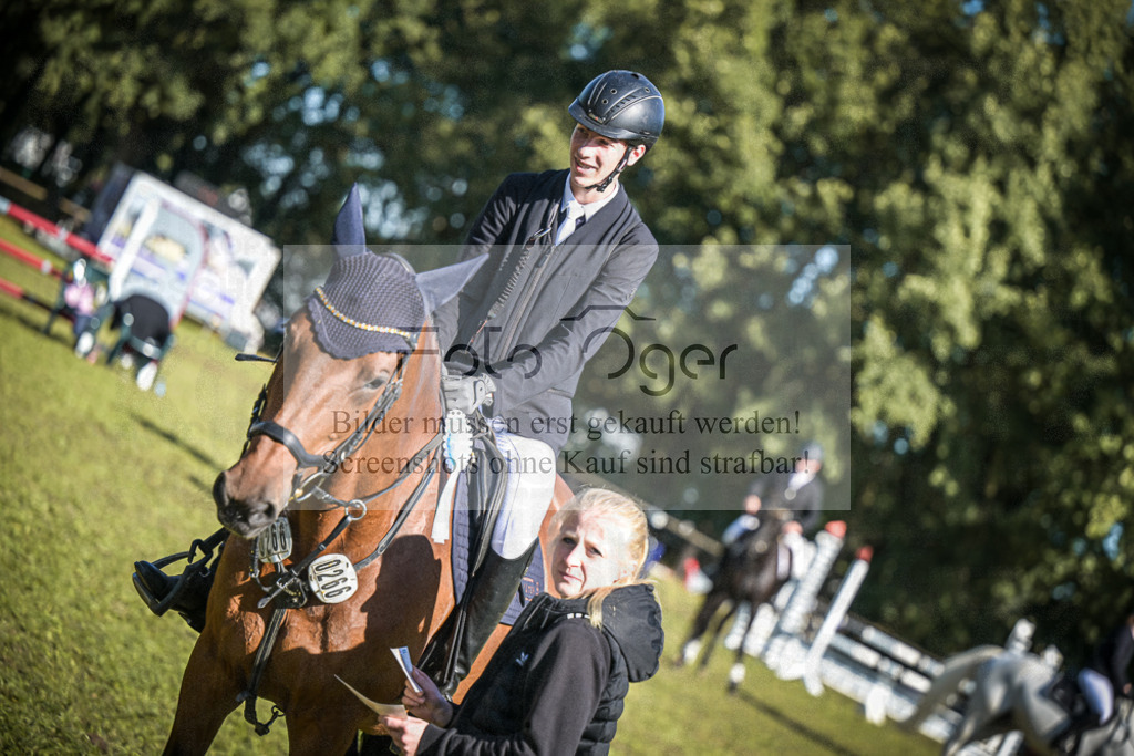 DOS_0037 | Entdecke hochwertige Reitturnierfotos von Foto Oger. Professionell, emotional und authentisch – jetzt Lieblingsmomente im Shop bestellen.Deutschlandweite Turnierfotografie. - Realisiert mit Pictrs.com