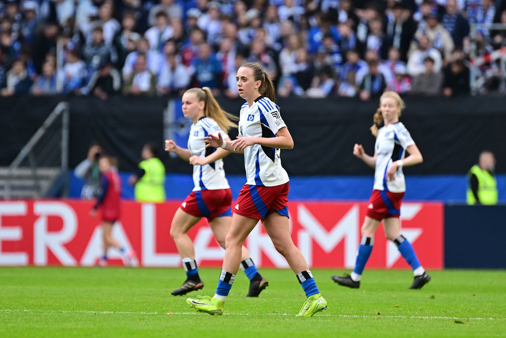 Fußball I Frauen I Saison 2024-2025 I DFB-Pokal I Halbfinale I Hamburger SV - SV Werder Bremen | Der Sportfotograf. - Realisiert mit Pictrs.com